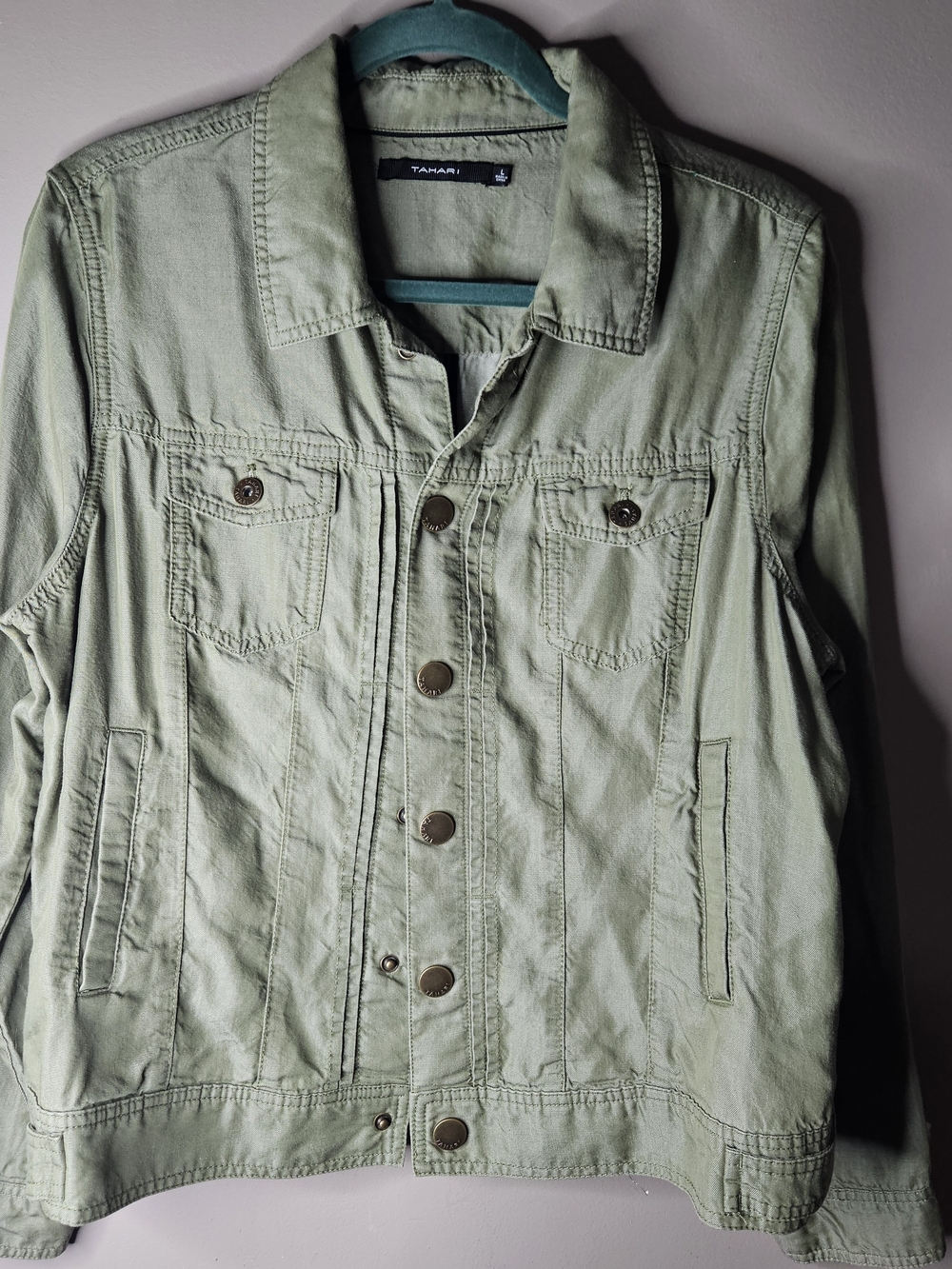 Tahari  Light Sage Utility Jacket Ptp 21" Length 23.5" Size Large 100% Lyocell